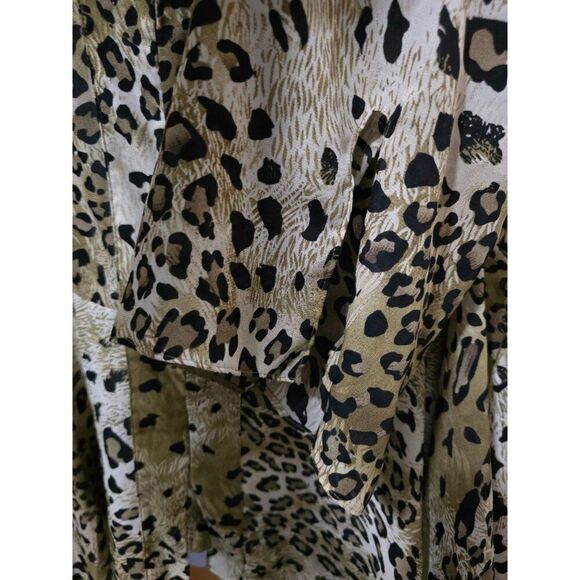 Leopard Print Button-Up Flowy Blouse W 3/4 Sleeves & V-Neck animal mob wife 2x - Picture 4 of 13